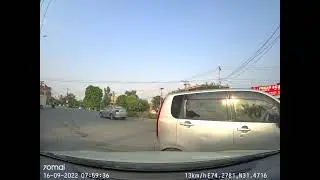 Wrong way Lahore traffic, idots driving in Lahore