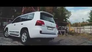 LandCruser 200 White Matte