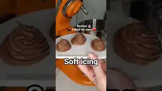 #icing #tips #baking #bakingtips #sweet #dessert #cake #shorts #food #fun #foodie #sugar #shortvideo