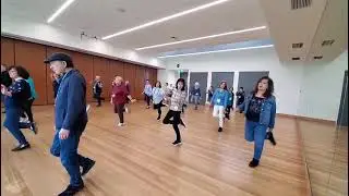 Ca va? Ca va! Beginner smooth line dance, choreo Marie Pietersz, music by The Shorts