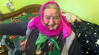 Astăzi Este o sărbătoare mare foame dă de pomană la trei bunicii lui