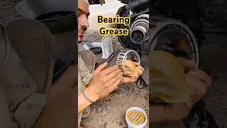 Wheel Bearing Grease #shortsfeed #mechanic #uktrucking #canadatruckers #grease #amazing