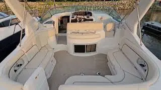 Откройте для себя этот компактный крейсер 328 Chris Craft, путешествуя по воде и останавливаясь н...