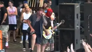 Beartooth - I Have A Problem (Live Warped Tour 2014 - Mansfield, MA)