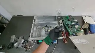 Разбор Eaton Powerware 9125. Считаем выход металла и плат.