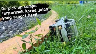 Drama RC pick up wpl terperosok akibat jalan yg kecil dan sangat licin!!