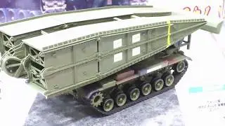 アメリカ軍 M60 AVLB 架橋戦車：US Army M60 AVLB(Armored Vehicle Launched Bridge)