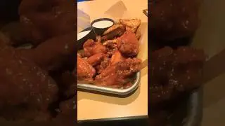 Wing Monday #shorts #viral #kisha #food #wings #yummy #fyp #monday #foodie #milliondollarbaby