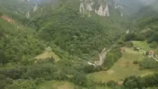 Zip line ovre Tara River Canyon, Montenegro