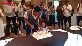 Daughter Ziva Steals The Show On MS Dhoni&rsquo;s Cake Cutting Celebration