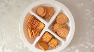 filling platter with yummy biscuits 😋/ ASMR