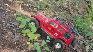 Rc car rubicon mudding in water ,rc crawler scale 1/10 offroad extreme  car power