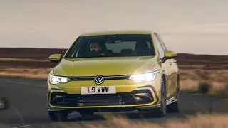 Design Battle Volkswagen: All New Golf R 2022 vs. Golf R-Line UK Version 2021
