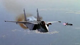 MiG-25 Foxbat: The Soviet Jet That Terrified America and Ended the Mach 3 Era