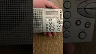 Vintage Radio Shack AM FM Shortwave Travel Portable Radio 20-125