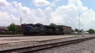 5/25/18 - IC Blue Devil C40-8W 2462 leads CN Power Move