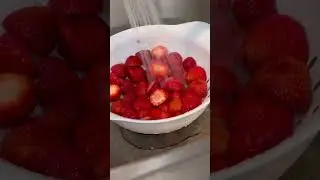Wash your fruit and store it in mason jars. Trust me! #asmr #mealprep