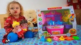 Ce cadouri a primit Melissa la ziua ei de nastere | Video pentru copii