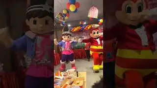 Hataw ka twirlie 🤣🤣🐝🐝 #jollibee #shorts