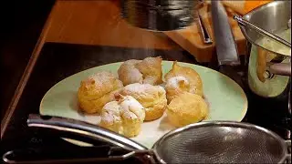 У мамы вкуснее?! Профитроли с заварным кремом. Готовит Юлия Шаповалова | Телеканал Мама