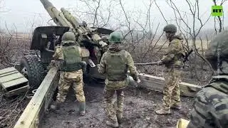 Russian Msta-B Howitzer In ActionRussian crews with 152-mm howitzers continue to strike fortified..