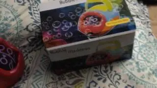 Bubble Madness Automatic Bubble machine - Bo Toys