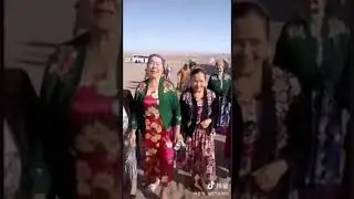 Uyghur mothers in a tour group | Occupied ET | Xinjiang