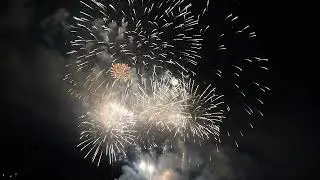 Fuochi d'artificio sul Lago di Bilancino per Ferragosto 2024