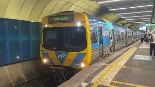 Metro Comeng Arriving & Departing Parliament Station to Craigieburn