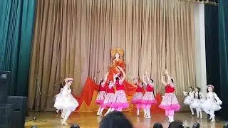 Dancing time💃💃💃🥳Sofiya’s Happy Dance 💃😍Sofiya dancing and enjoying the moment 🙏😇