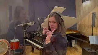 Running cover by Beyonce - Anri  Litt feat MESHEA