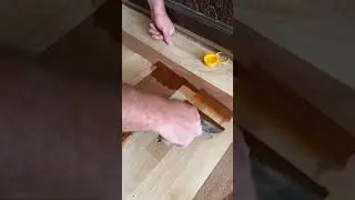 Fugen schlie&szlig;en / L&uuml;cken mit Fugenkitt aus Holzstaub f&uuml;llen / Holzkitt aus Holzsp&auml;ne mischen.