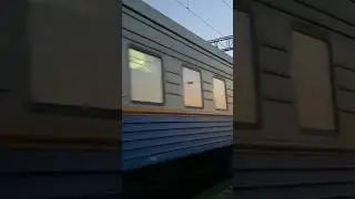 Скорый поезд №008Ж &laquo;Саратов-Алматы&raquo; проежает через станцию Сас-Тобе #поездатюлькубас #поездавидео