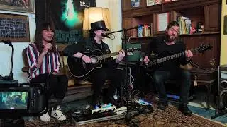 Gogo - Dust In My Eyes (Ac&uacute;stico), em Almada