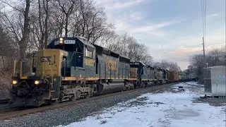 A Frosty L005 heading West. A lot of contaminated dirt gondolas on this day.  