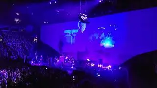 Pearl Jam sings Bobcaygen by The Tragically Hip - May 4, 2024 in Vancouver, BC