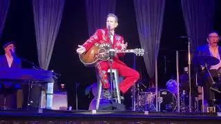 Chris Isaak at the Temple Theatre in Saginaw, Michigan - Holiday Blues and banter
