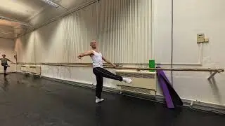 Rond de jambe #BalletMoves #DanceJourney #BalletLife #DanceTutorials #rondejambe