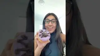 FIRST TIME EATING The SPIDER DONUT from Dunkin!!!#foodie #spiderdonut#dunkindonuts #firsttime#fyp