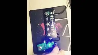 Mosky Ch-Vibe (Chorus/Vibrato) Mini-Pedal Straight-Off-The-Packet Demo ('les paul' version)