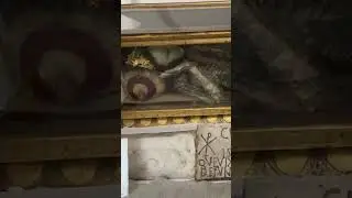 Римский святой в стеклянном гробу!