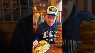 Trying Midwest food&hellip;😳