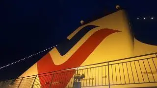 TALLINK VICTORIA I. Boarding...