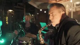 Mo'Vida Collective Feat Sharon Muscat (vocals)  & Paul Chenard (Dj,sax,bongo)