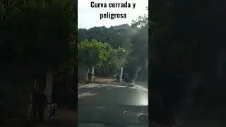 Mira esta curva en subida.  Transporte pesado le cuesta subir