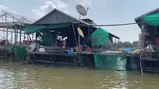 The life of Cambodian people in Tonle Sap Lake and the scenery along the Tonle Sap Lake (Cambodia)