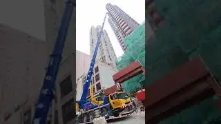 THE CRANE OPERRATES JN HONG KONG #crane #nitzeottv