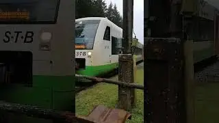 EB shuttle f&auml;rt in Bahnhof Rennsteig ein #zug #trainspotting #historisch #th&uuml;ringen #&Ouml;ffispotter
