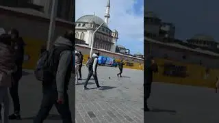 Exploring Istanbul, Turkey 🇹🇷 #travel #simit #uniqueexperience #taksimmeydanı #traveldestinations