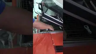 Manual product feeding film cutting wrapping heat shrinking sealing machine